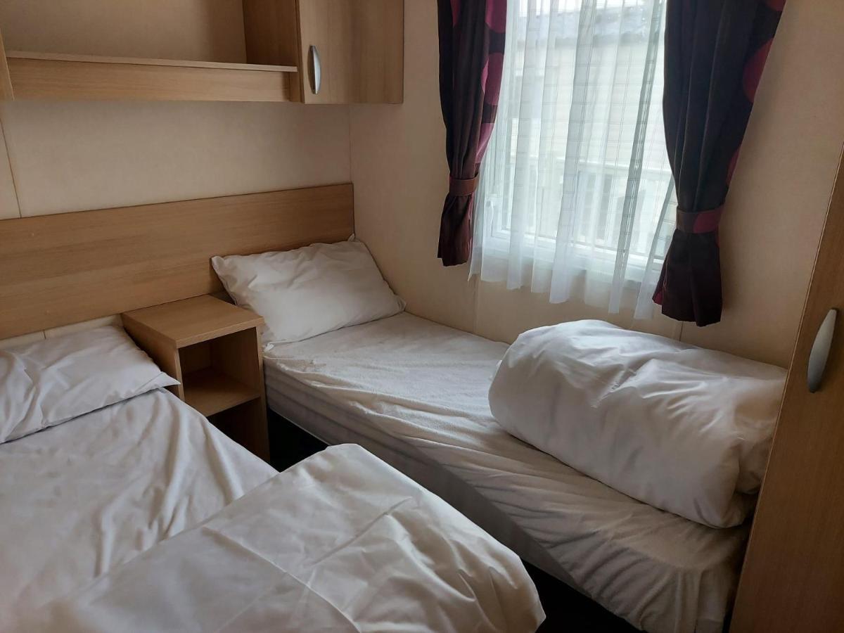 6 Berth Pet Friendly Caravan On Sandy Glade Berrow Eksteriør billede